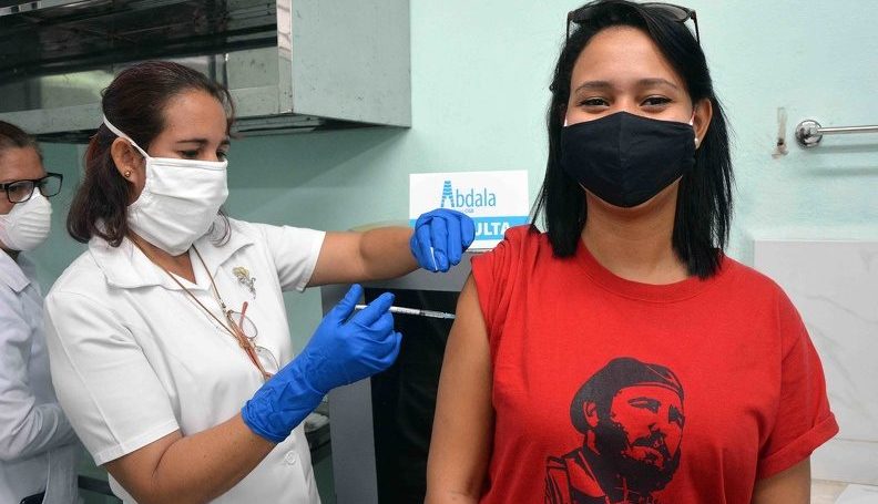 Lee más sobre el artículo Asegurada la producción de dosis para inmunización general en Cuba contra la COVID-19
